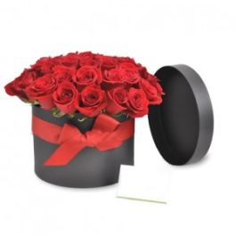 Caja de lujo con 24 rosas rojas