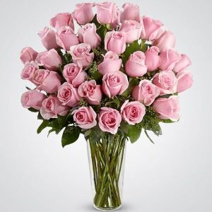 FLORERO DE ROSAS ROSADAS 
